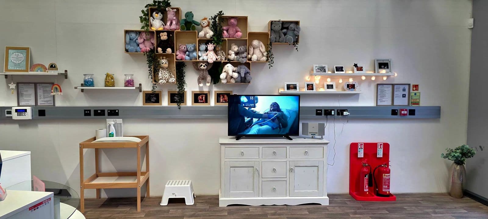 Chesterfield Ultrasound Studio - Image 1