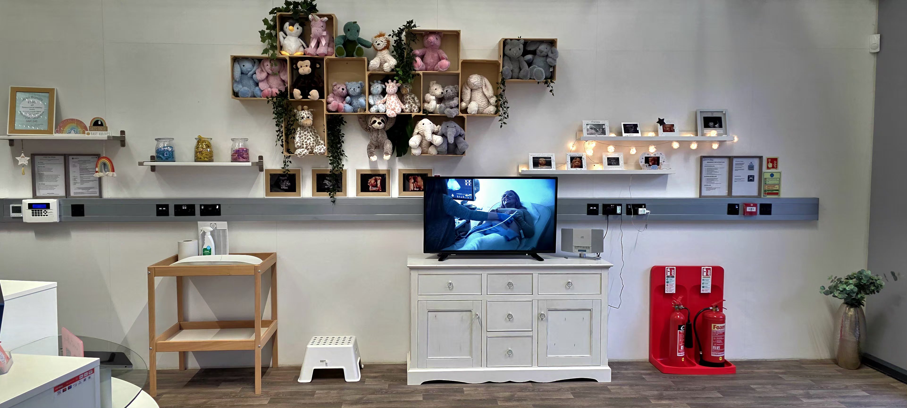 Chesterfield Ultrasound Studio - Image 1